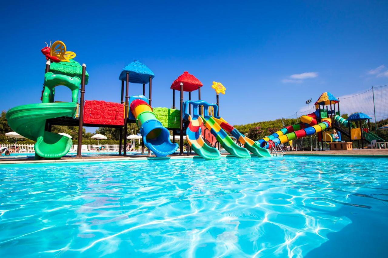 Village & Camping La Foce ヴァッレドーリア エクステリア 写真